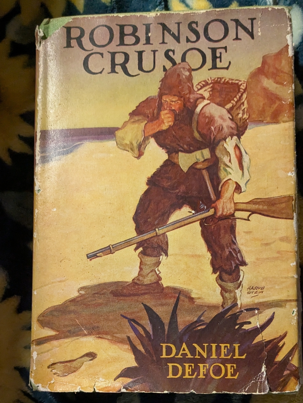 Robinson Crusoe by Daniel Defoe - Vintage Illustrated Cover - Yellow Brown